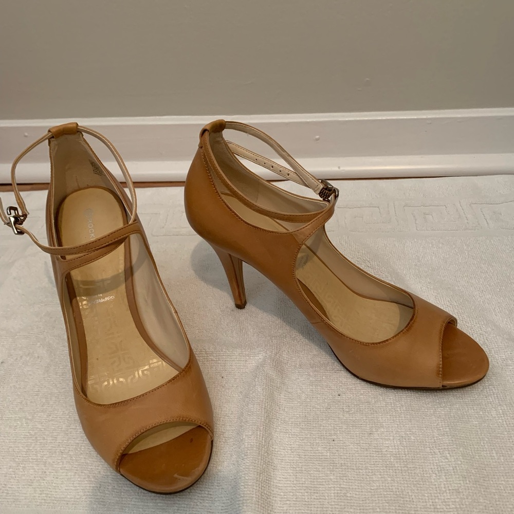 Rockport tan open toed pump with ankle strap size 9 1/2